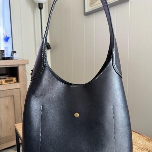 Stylish COACH Brooklyn 28 - Leather Carryall Versatility - Picture 3 of 4